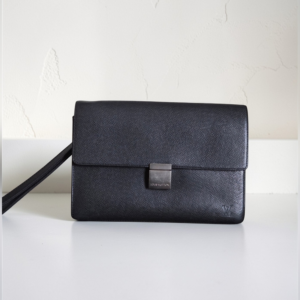 Louis Vuitton Gray Tiaga Leather Clutch Wristlet